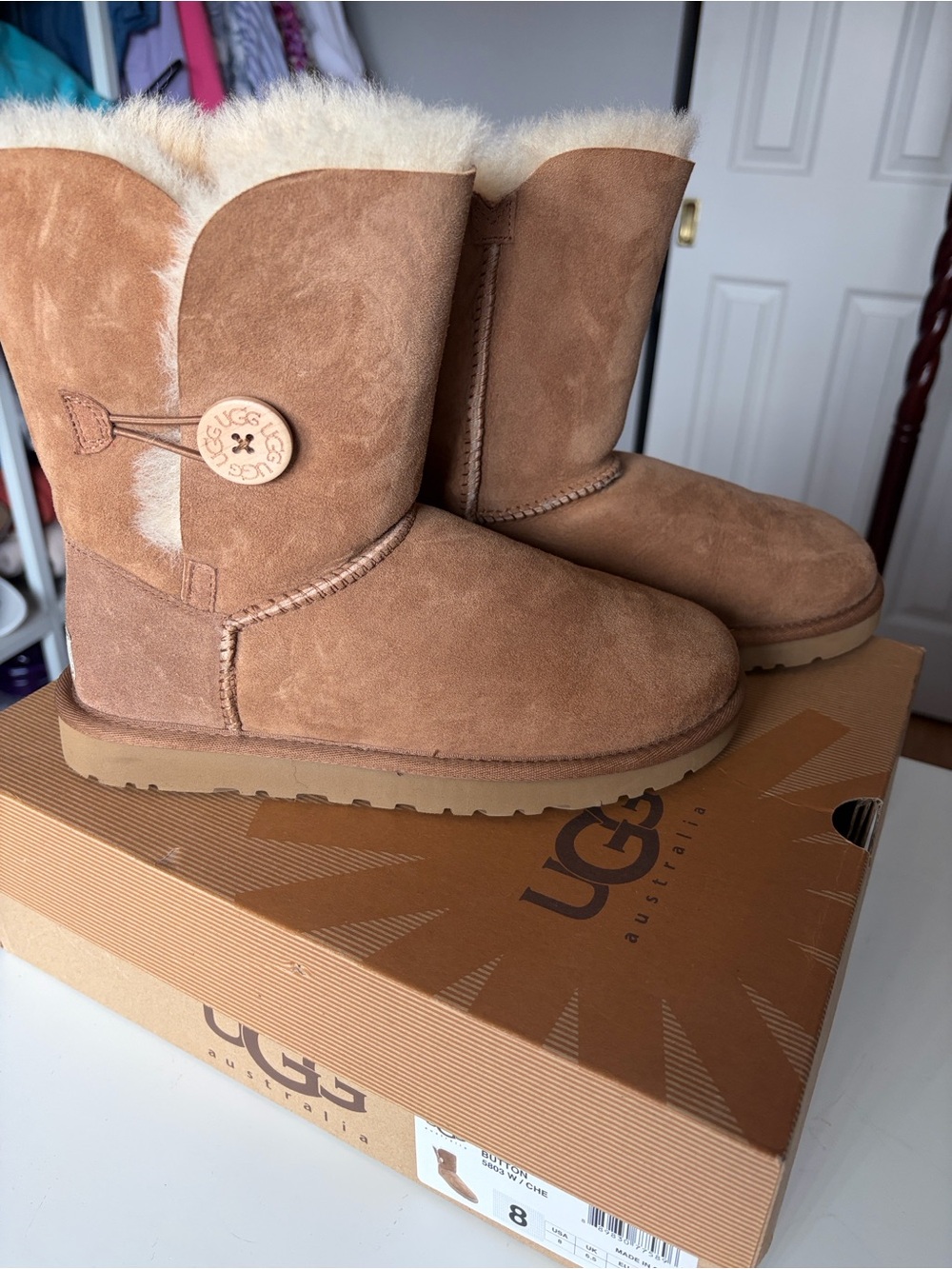 UGG Classic ‘Bailey Button’ Style 5803 Shearling Boots - Size 8